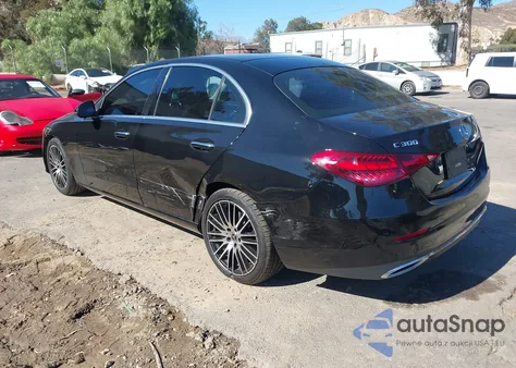 2022 Mercedes-Benz C 300 Sedan z USA, uszkodzony, nr VIN W1KAF4GB2NR036122